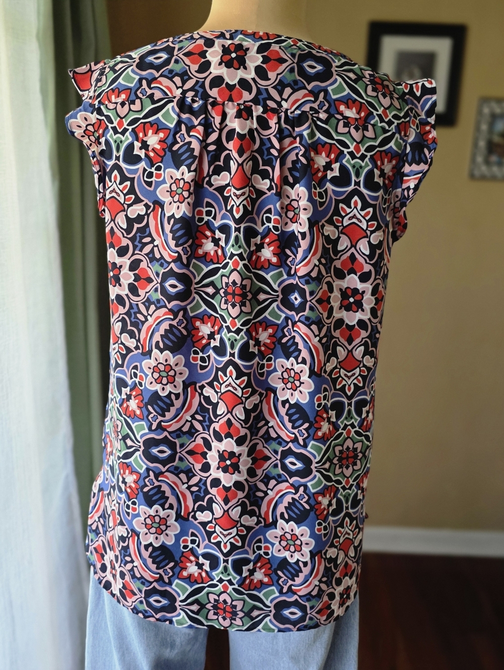 Ann Taylor LOFT | Vibrant Boho Floral Sleeveless Blouse Size Small Lightweight - Picture 8 of 12